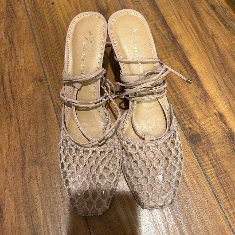 Anthropologie lace up kitten heel